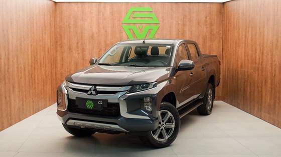 MITSUBISHI L200 TRITON 2.4 16V TURBO DIESEL SPORT GLS CD 4P 4X4 AUTOMÁTICO MITSUBISHI L200 TRITON 2.4 16V TURBO DIESEL SPORT GLS CD 4P 4X4 AUTOMÁTICO